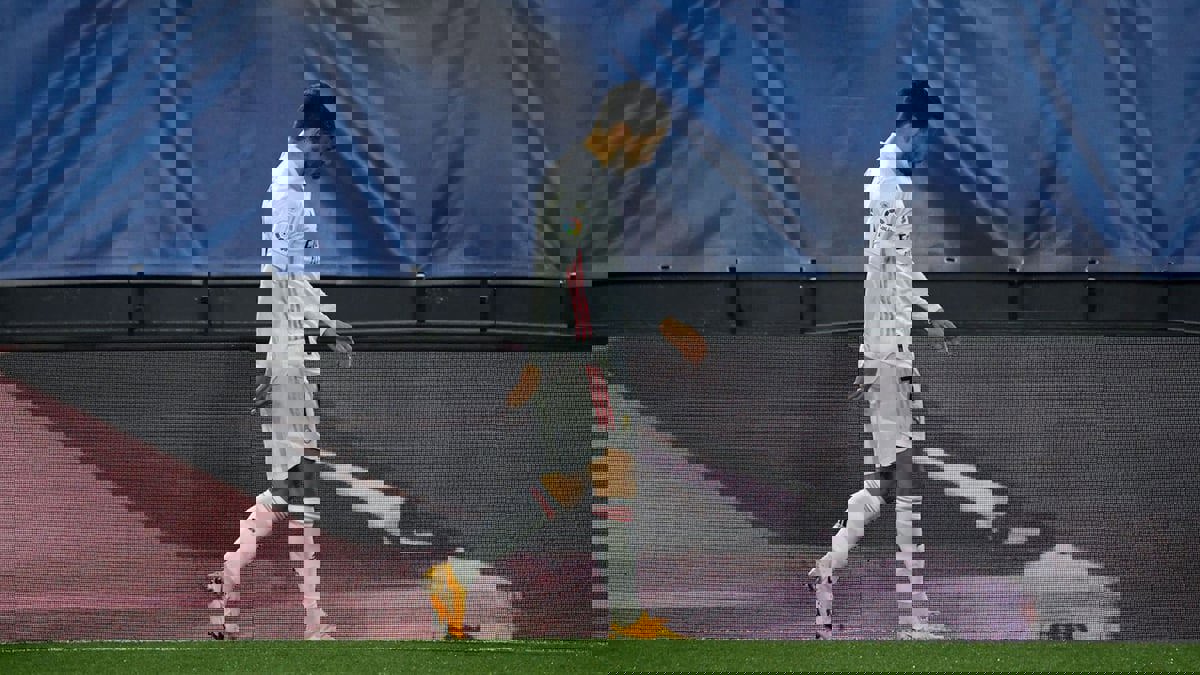 هازارد وستيرلينغ يجيدان استخدامها.. أهمية "المؤخرة" في كرة القدم الحديثة‎