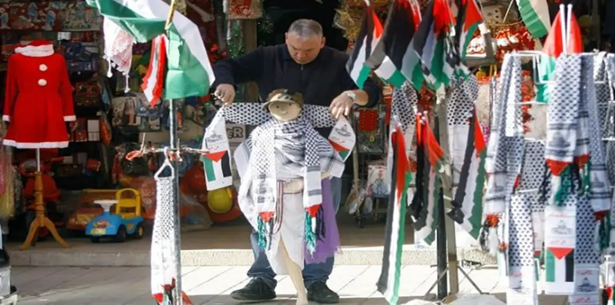 بعد قراره حول القدس.. ترامب يغزو الملابس الداخلية في لبنان (صور)