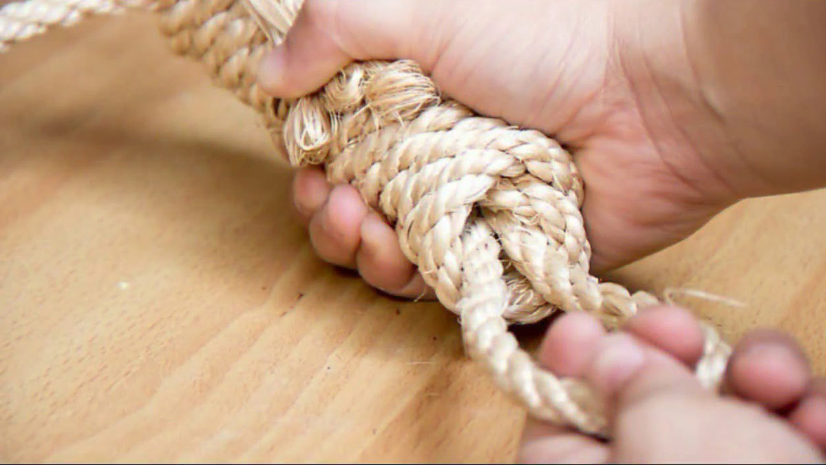 والد طفل توفي "مشنوقًا" في السعودية: "ابني لم ينتحر" (فيديو)