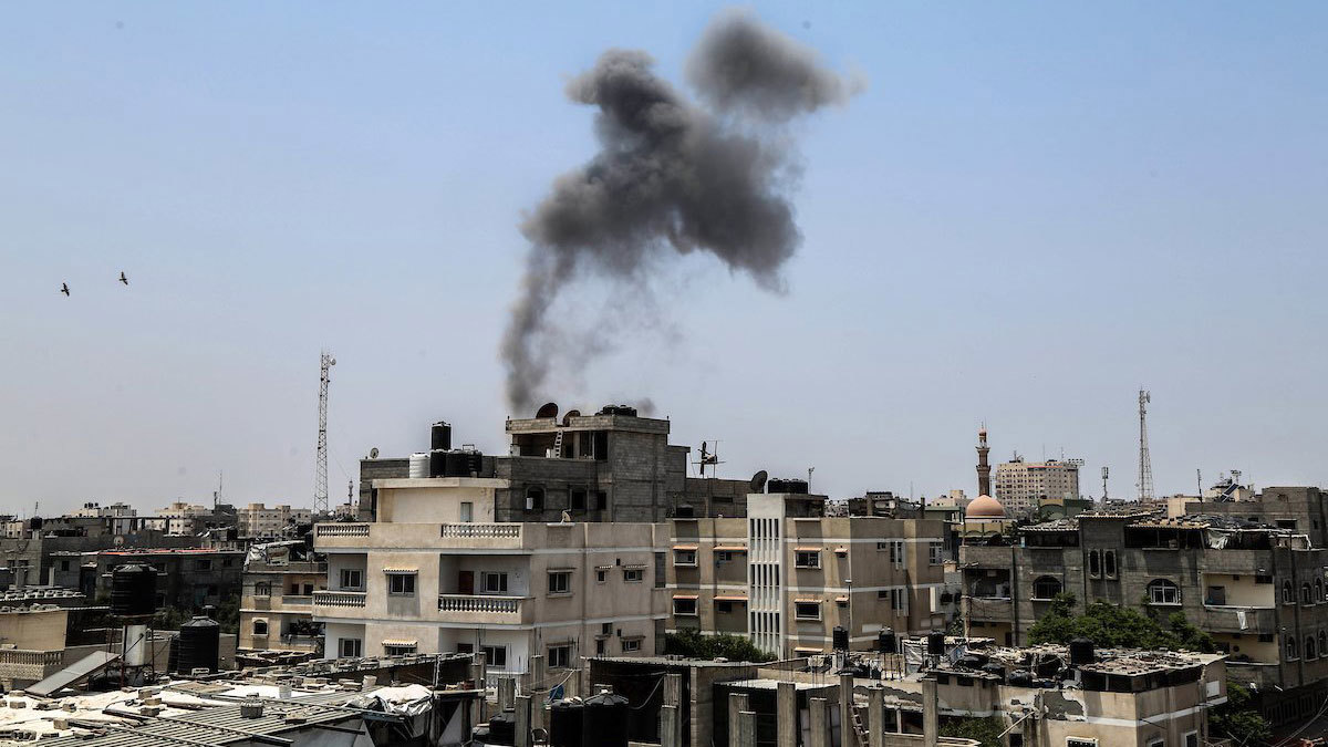 إسرائيل تنفذ غارات صباحية على غزة وتتلقى 220 صاروخًا فلسطينيًا