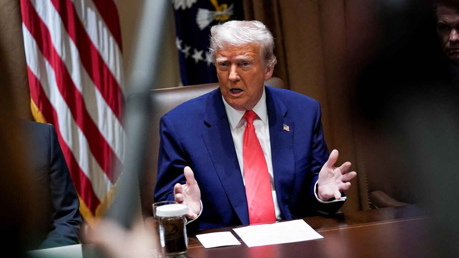 "فن إبرام الصفقات".. لماذا تراجع ترامب عن رسومه الجمركية؟