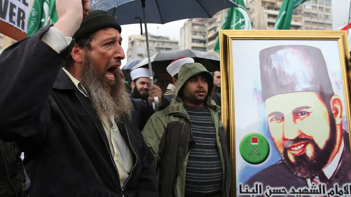 تزامنًا مع ذكرى اغتيال مؤسسها.. انقسامات جماعة الإخوان تتعمق بين إسطنبول ولندن