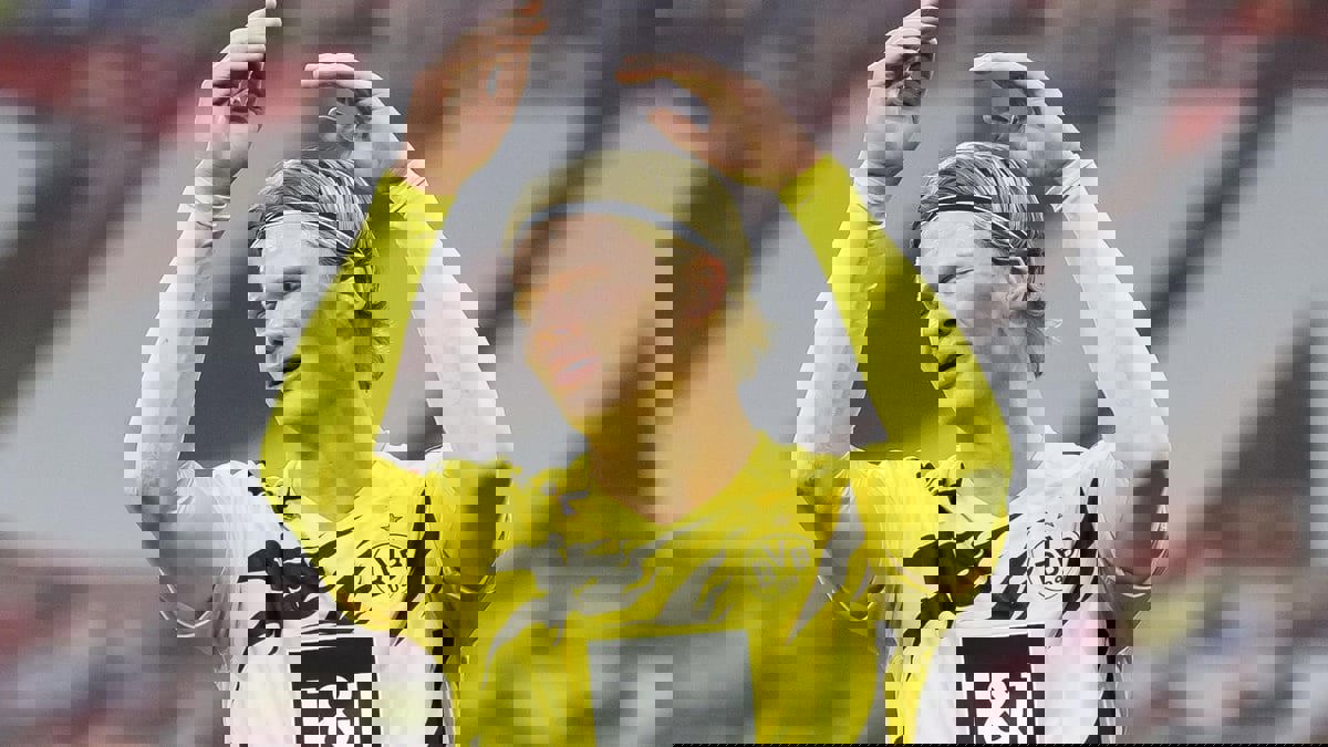 هالاند يزيد أوجاع بروسيا دورتموند