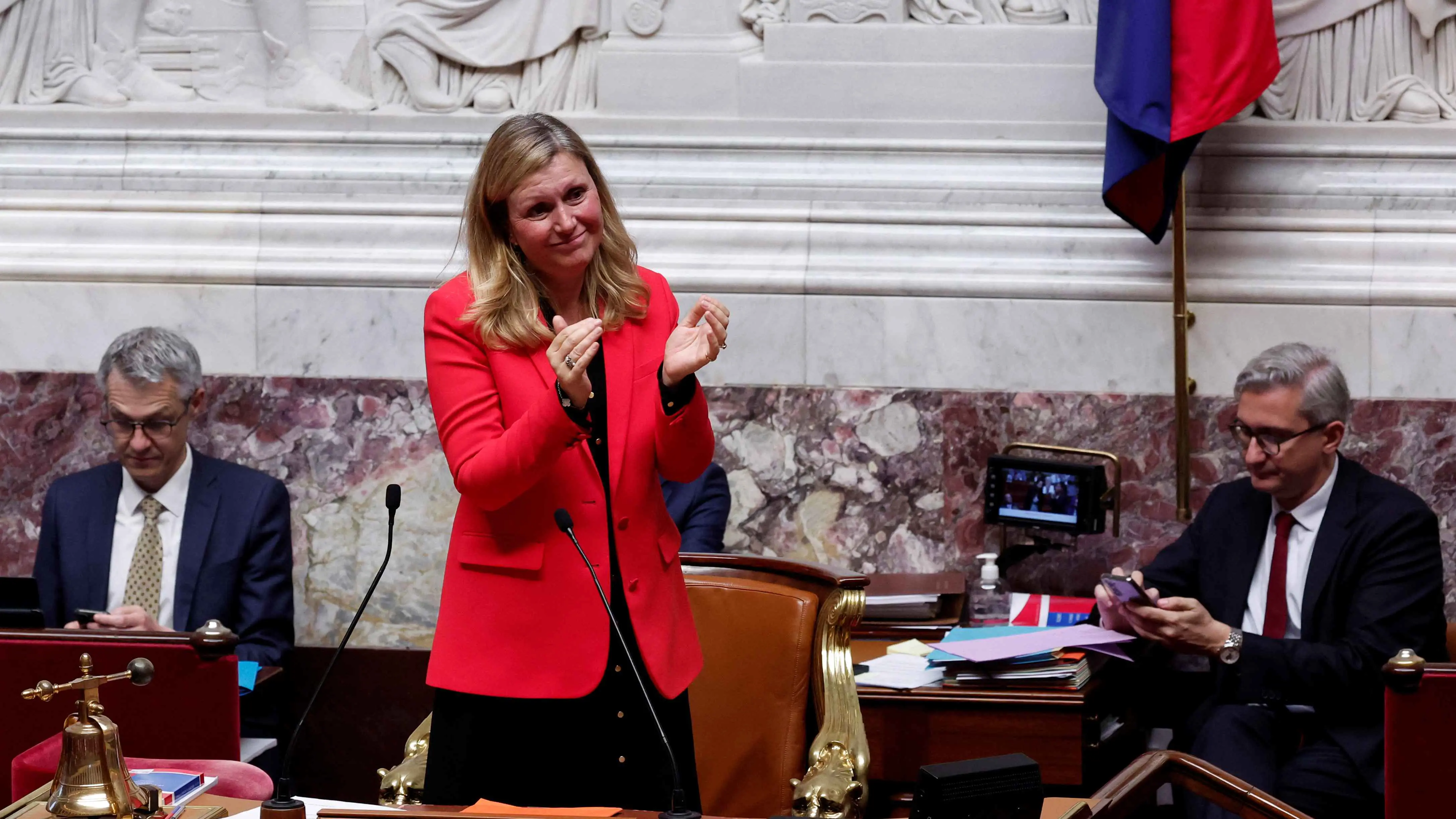 فوز حزب ماكرون برئاسة "الجمعية الوطنية" ينعش حظوظه مجدداً