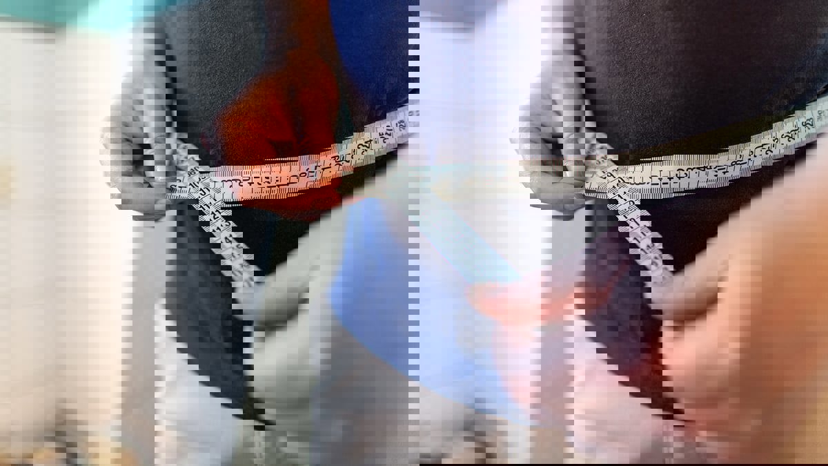 5 مخاطر تفعلها دهون البطن بصحة الإنسان