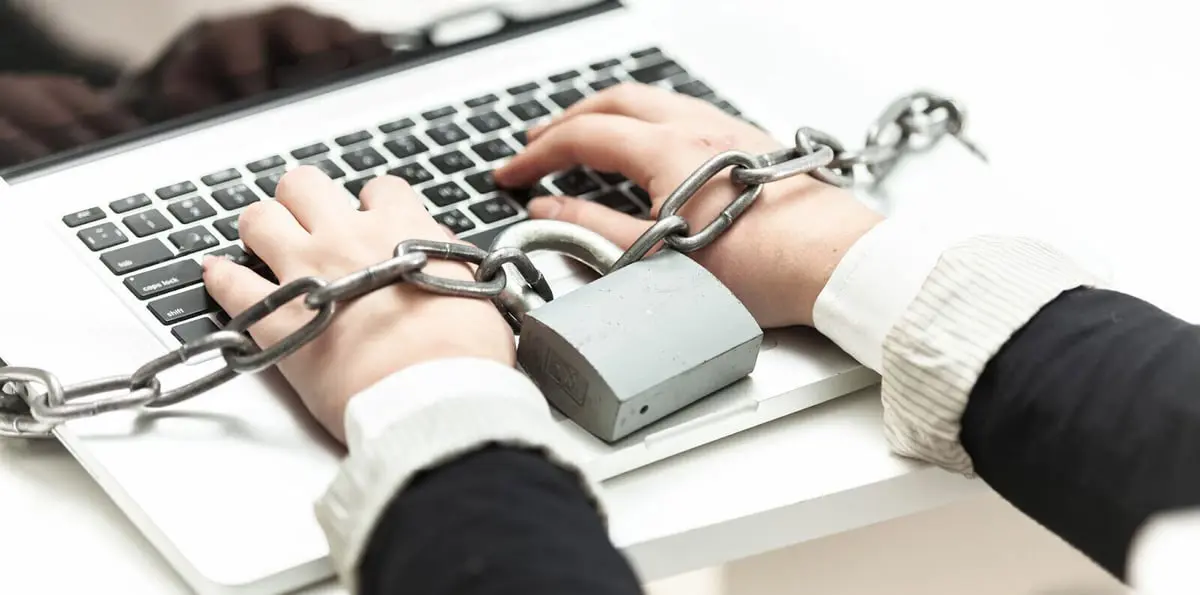 بعد قانون الجرائم الإلكترونية.. المخاوف تتزايد بشأن تقييد الإنترنت في مصر