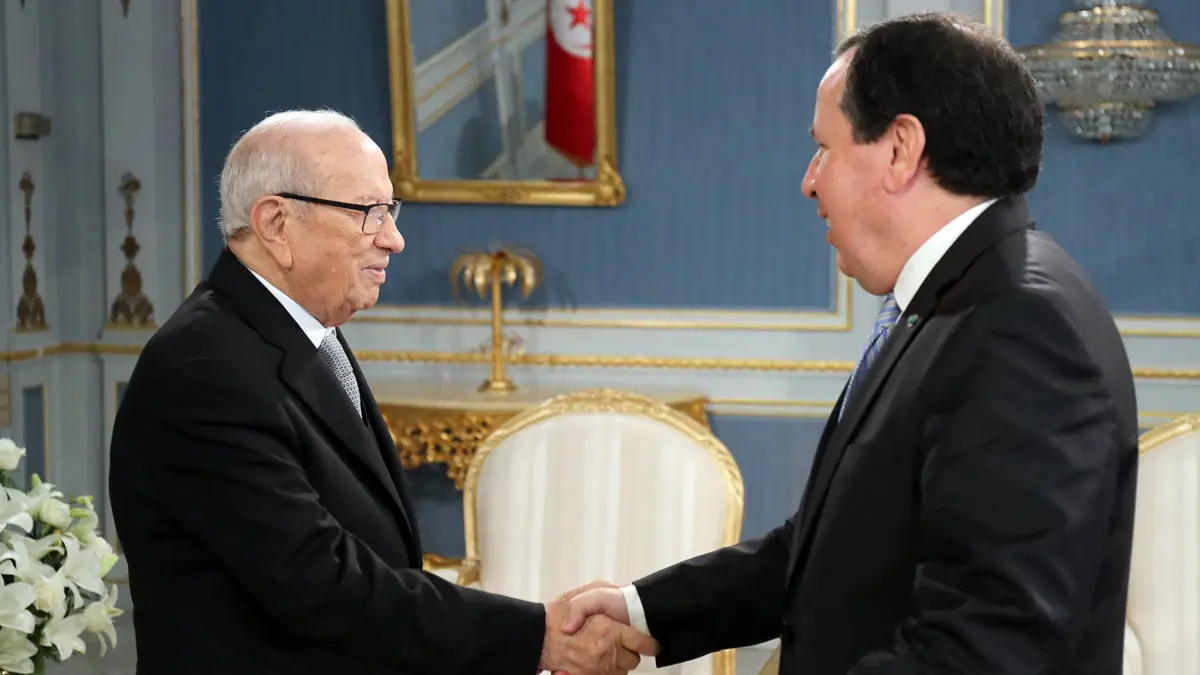 السبسي: تونس ليست لها أجندة في ليبيا ومن مصلحتنا أن تستعيد عافيتها