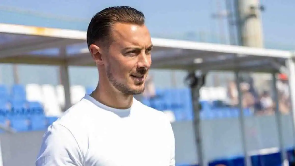 رقم مرعب.. كم يبلغ راتب يايسله مع الأهلي السعودي؟