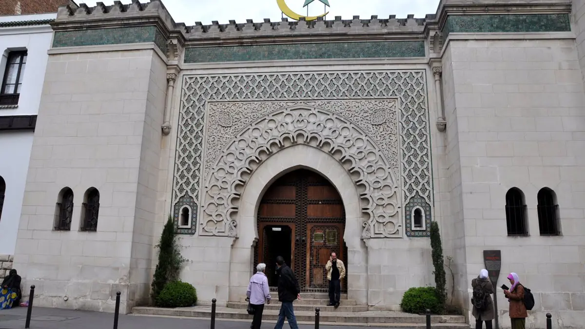 فرنسا تعلن عن "تحرك ضخم وغير مسبوق" يستهدف 76 مسجدا