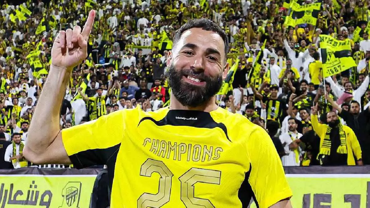 بنزيما يفاجئ جماهير الاتحاد السعودي (فيديو)