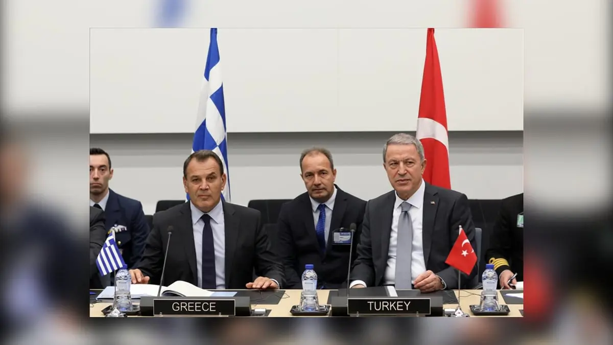 وزيرا الدفاع التركي واليوناني يؤكدان أهمية الحوار في تهدئة التوتر