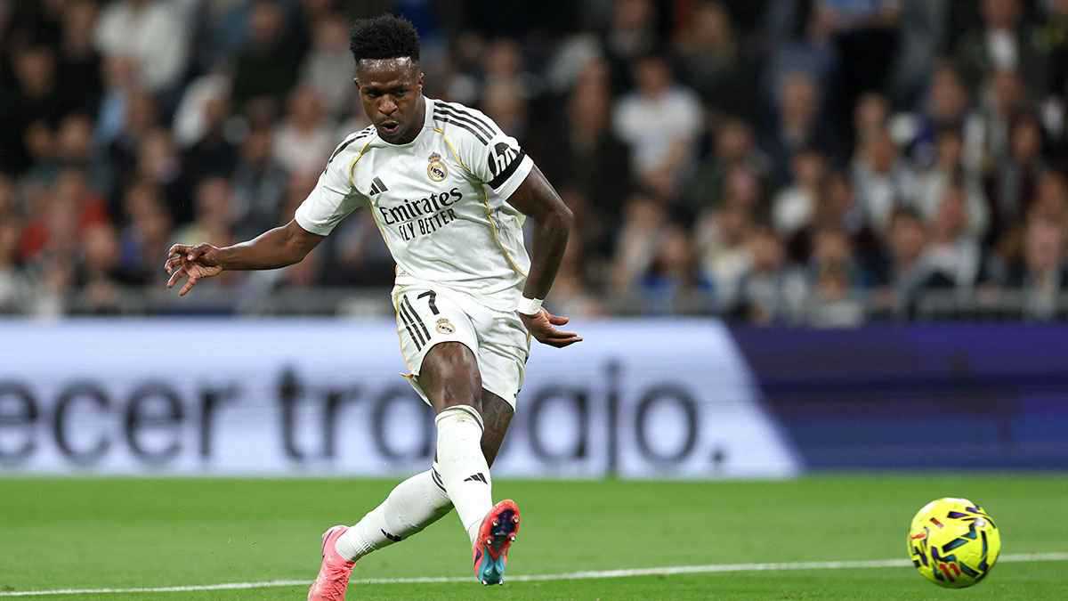 قد يعتزل قريبا.. هازارد يوجه تحذيرا مهما إلى فينيسيوس جونيور 