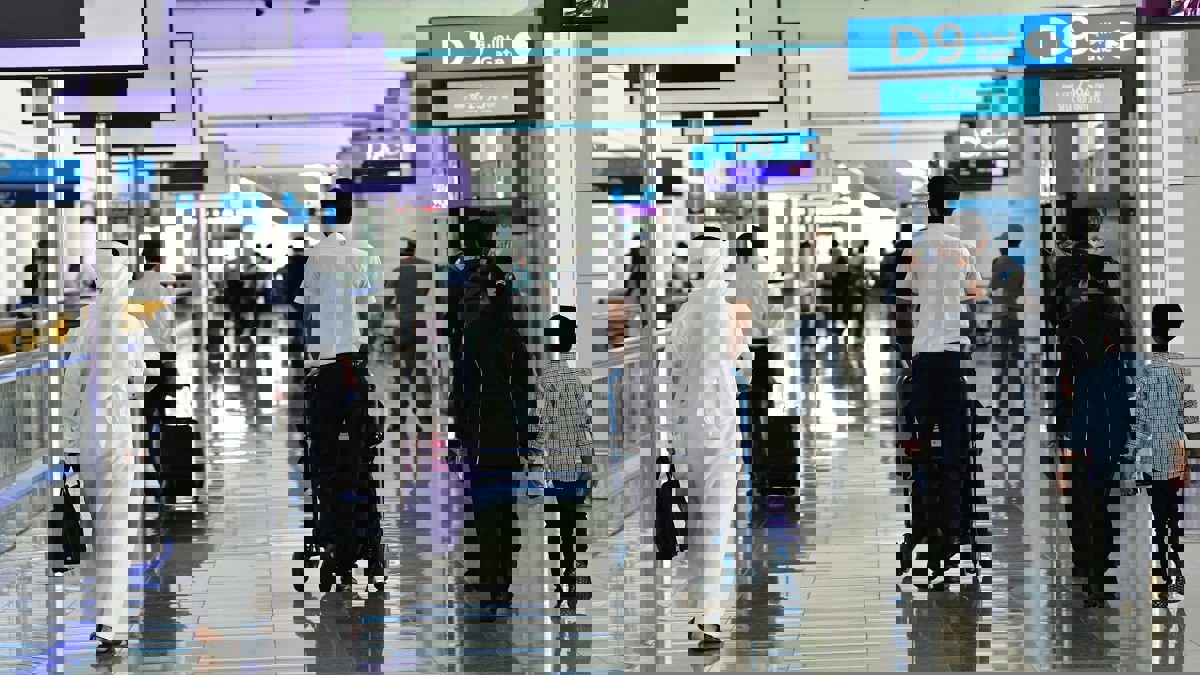 الإمارات تمنح حاملي أذونات الدخول المنتهية شهرا إضافيا