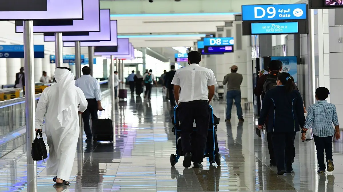 الإمارات تمنح حاملي أذونات الدخول المنتهية شهرا إضافيا