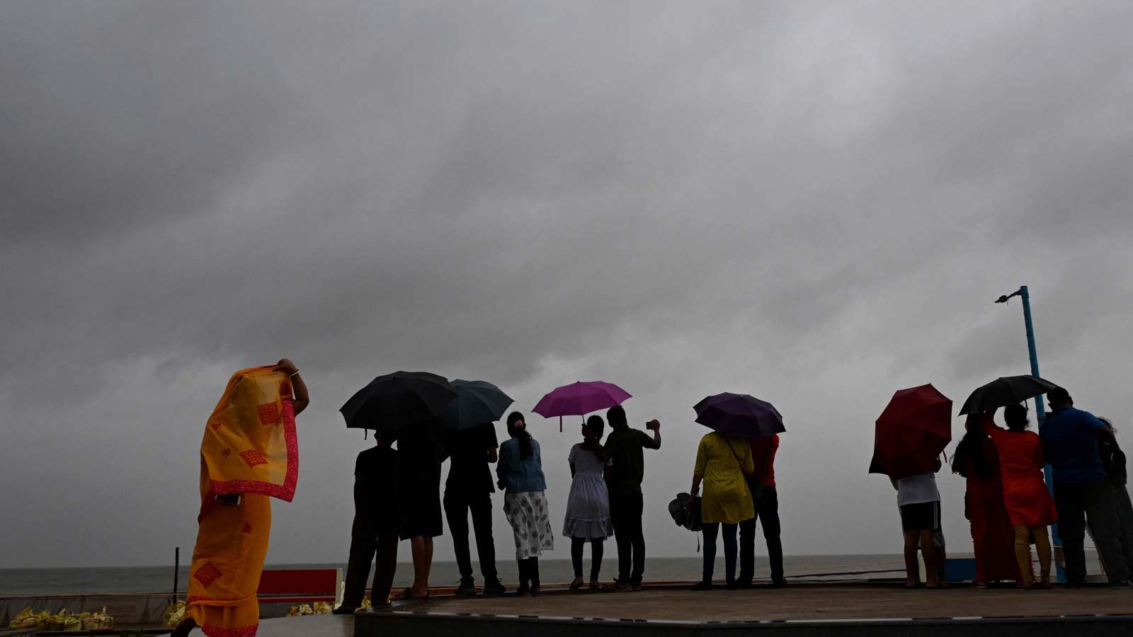 إخلاء نحو 1.1 مليون شخص في الهند استعدادًا للإعصار "دانا"