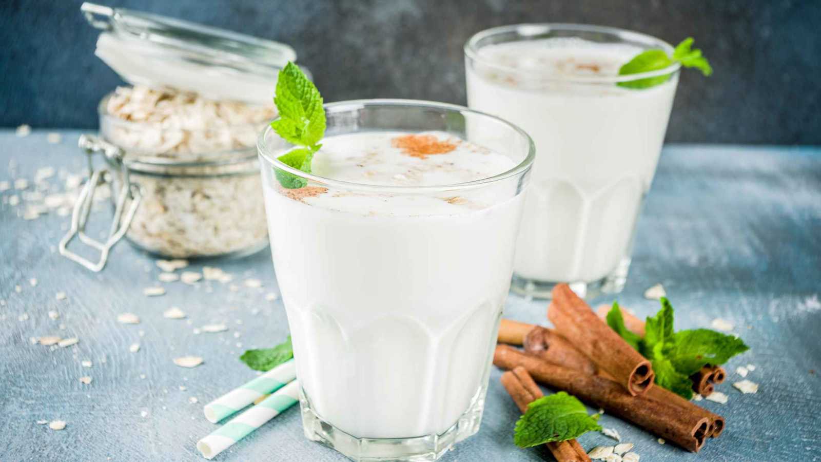 العلم يحسم الجدل.. لا بديل نباتيا يعادل الحليب الحيواني