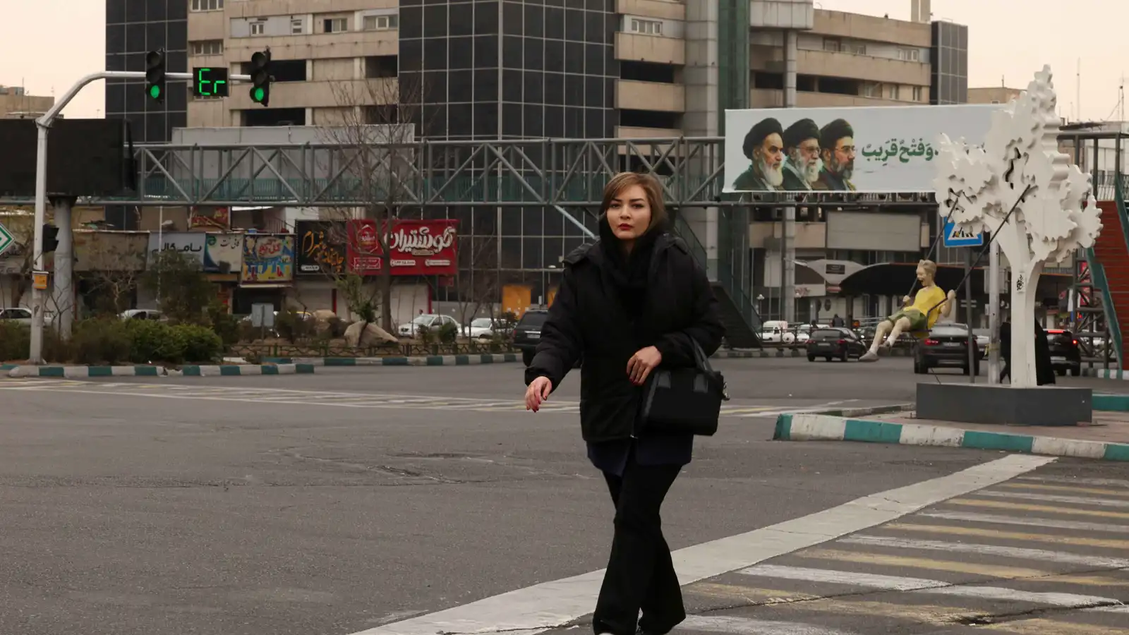 إيران ترفع الحد الأدنى للأجور بنسبة 60 %