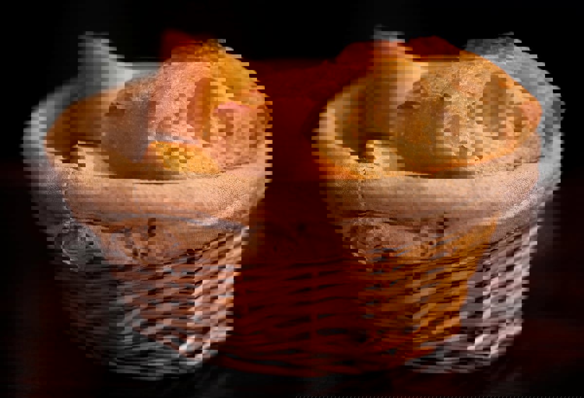 فرنسا تستعيد الرقم القياسي لأطول رغيف خبز في العالم (صور)