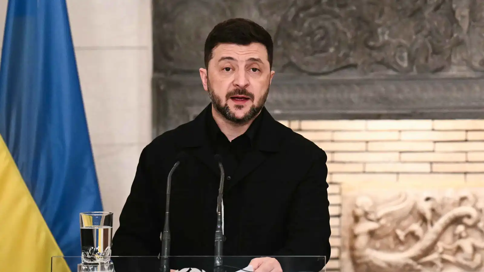 زيلينسكي يعلن "تنقيح" خطة السلام الأمريكية