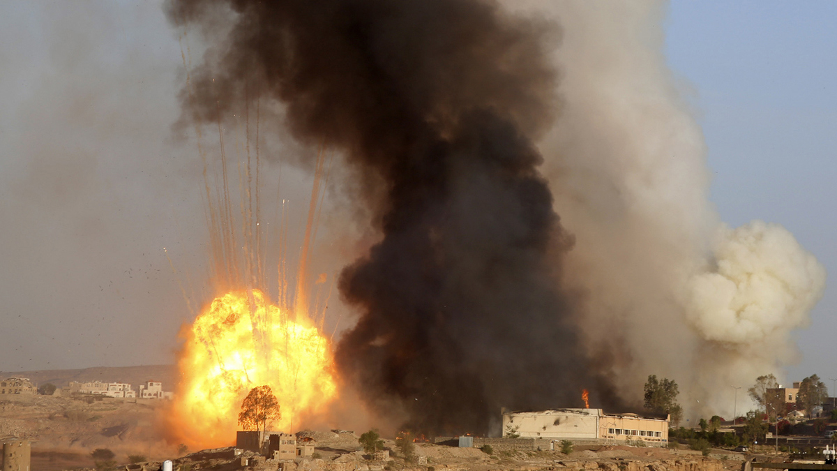 التحالف العربي يدمر مستودعًا لتخزين الطائرات المسيرة في صنعاء