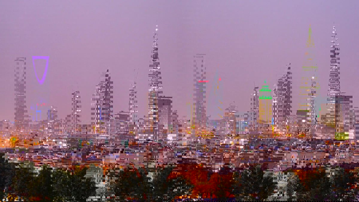 السعودية.. توقيف 172 موظفا حكوميا بتهم تتعلق بالفساد