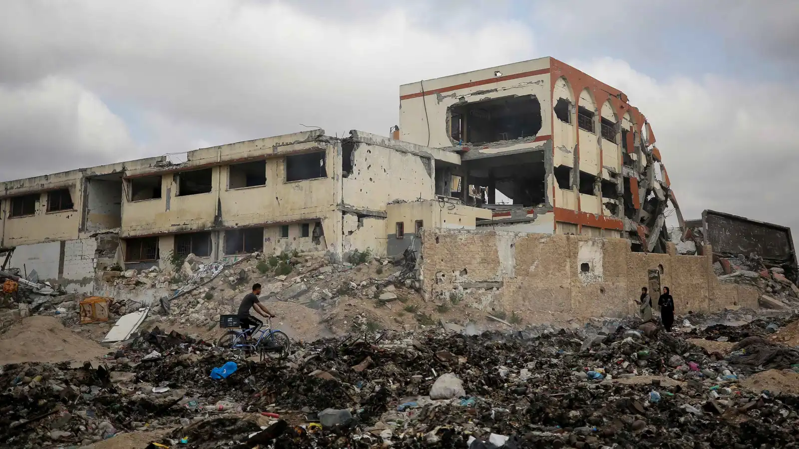 بريطانيا توافق على استقبال طلاب من غزة