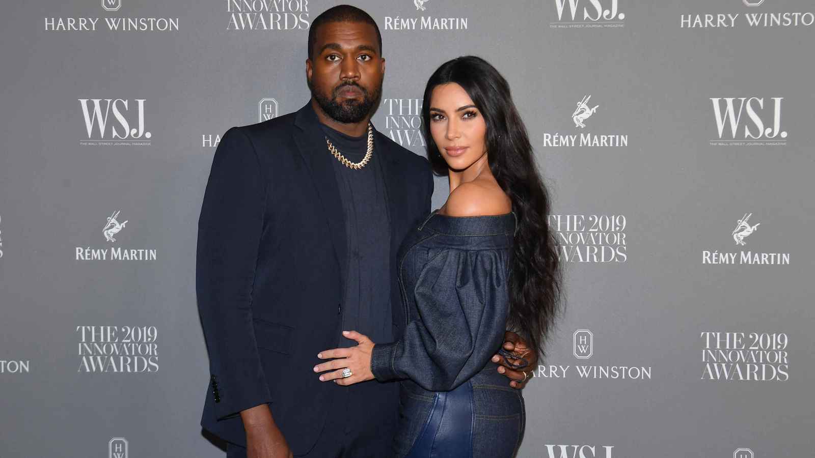 تصريحات كانييه "المعادية للسامية" تضع كيم كارداشيان في مأزق