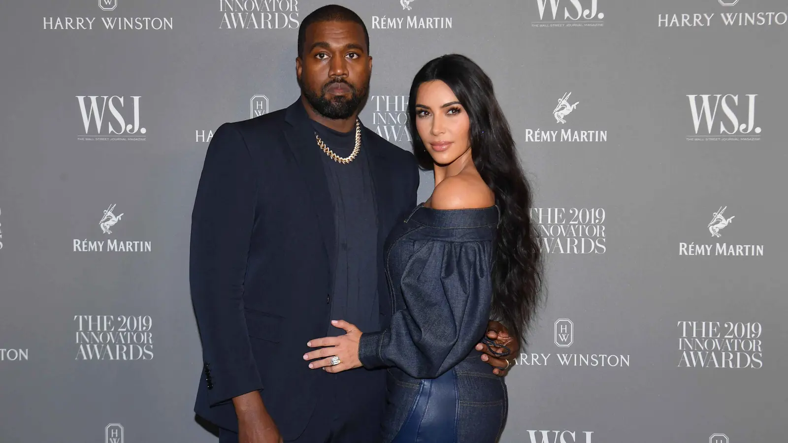 تصريحات كانييه "المعادية للسامية" تضع كيم كارداشيان في مأزق