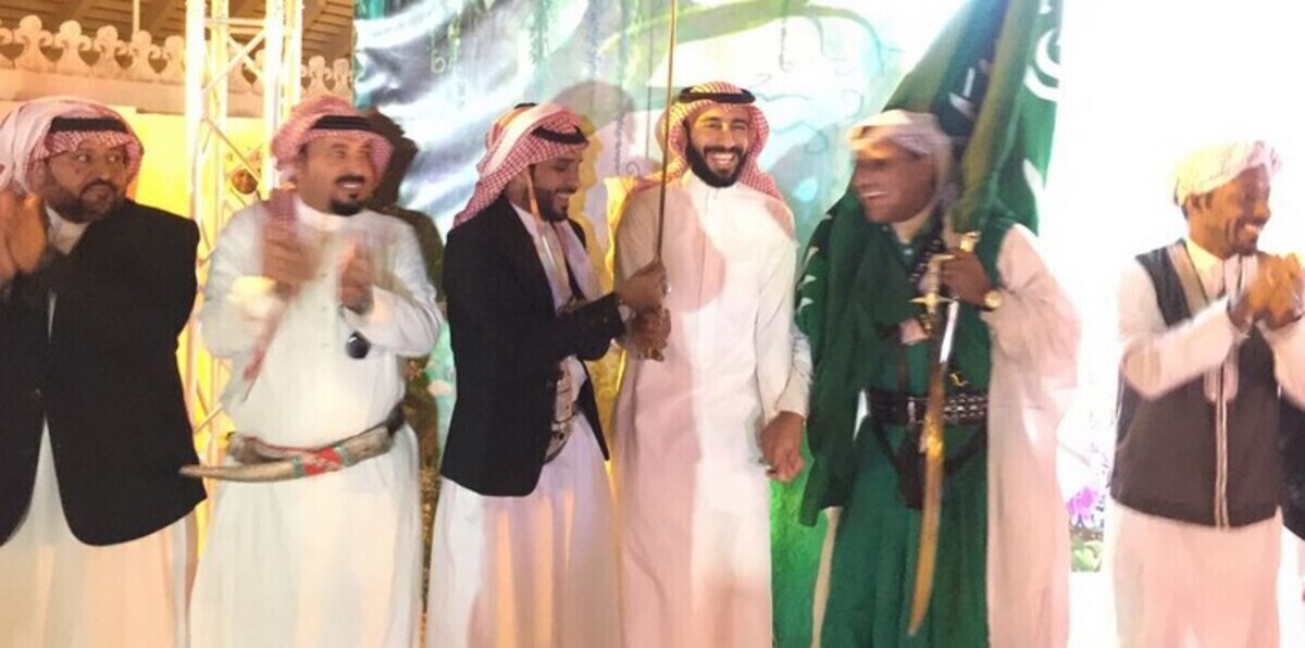 محمد السهلاوي يسبب زحامًا في الجنادرية (فيديو)