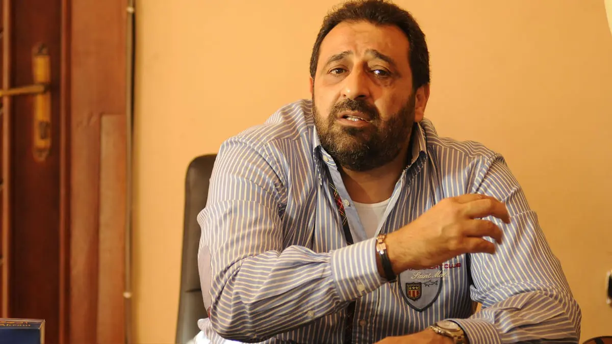 مجدي عبدالغني يقتحم استاد القاهرة ويشتبك مع فرد أمن قبل مباراة مصر والسنغال (فيديو)