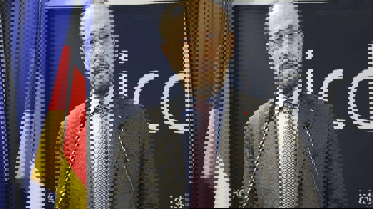 أعلى محكمة في فرنسا تؤيد حبس رفعت الأسد عم الرئيس السوري