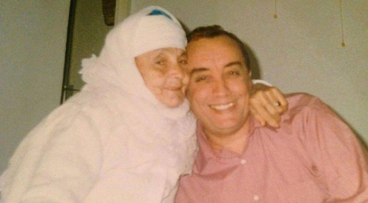 واسيني الأعرج يرثي والدته ويصفها بآلهة البرق واللون والمطر