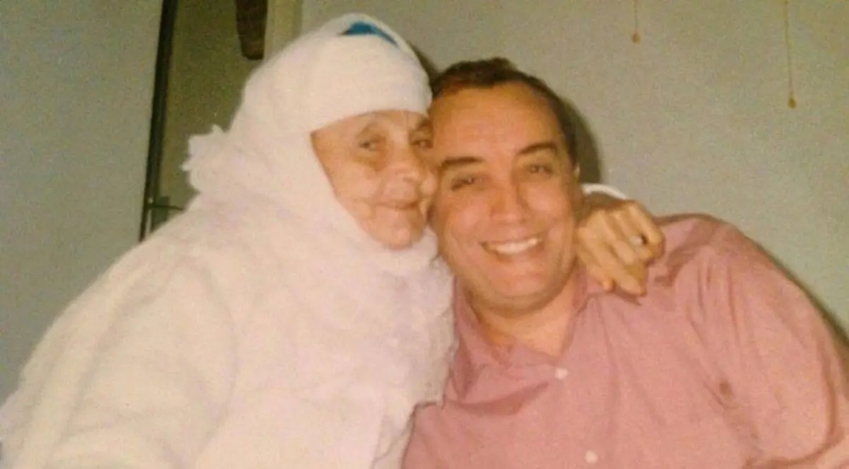 واسيني الأعرج يرثي والدته ويصفها بآلهة البرق واللون والمطر