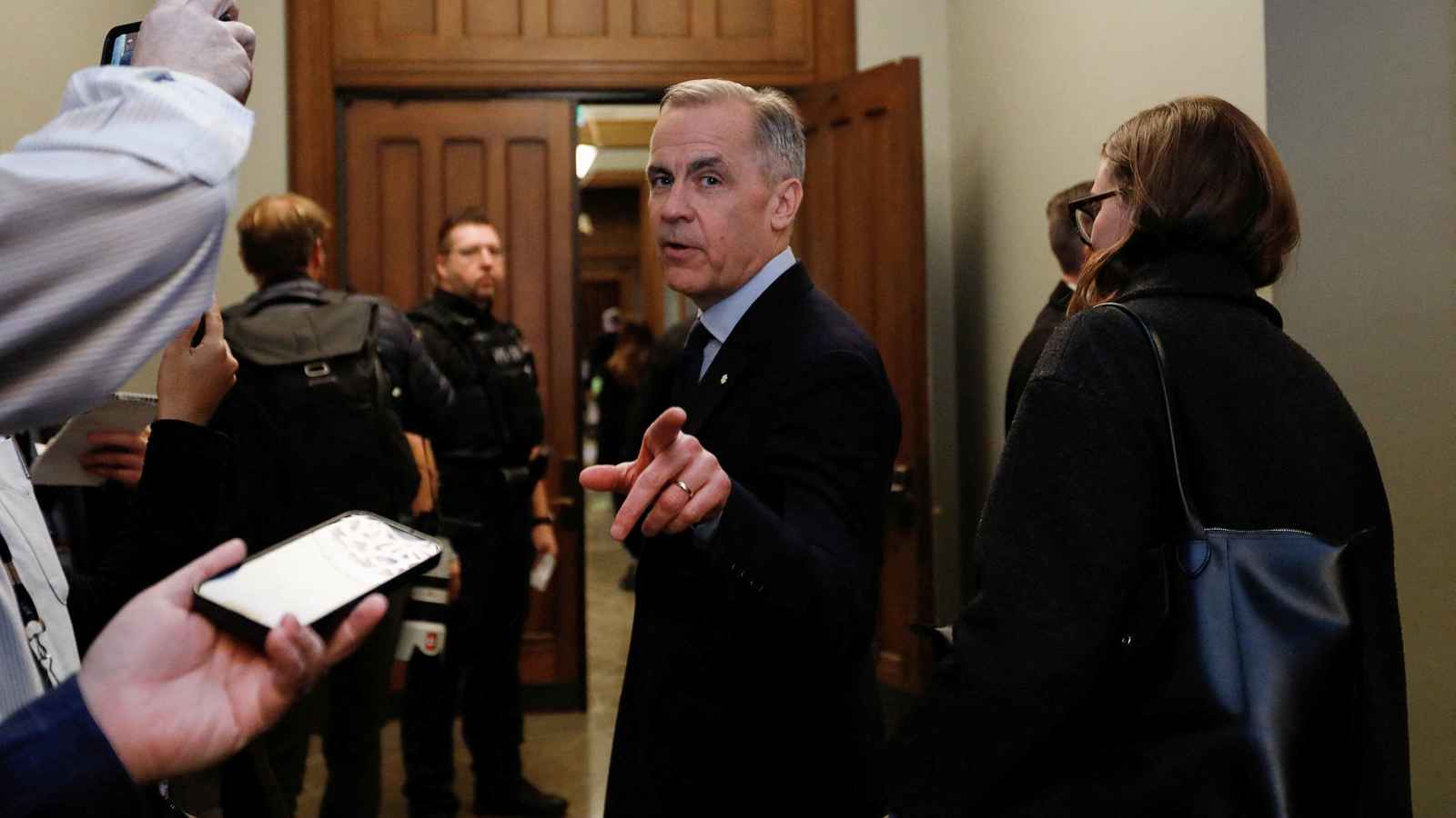 رسوم كندا على المنتجات الأمريكية تدخل حيز التطبيق