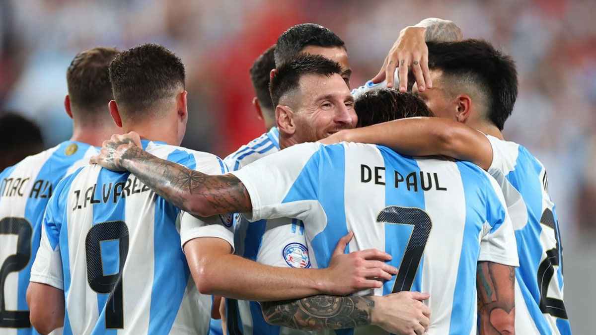 الموعد والقنوات الناقلة لمباراة الأرجنتين وبيرو في تصفيات كأس العالم