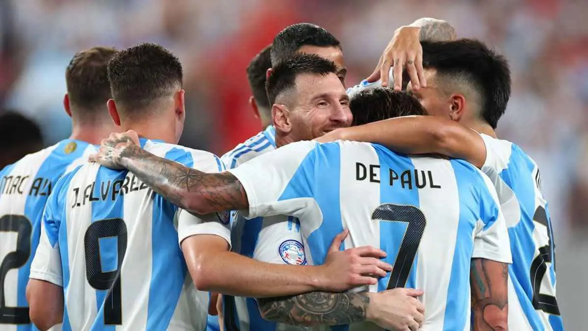 الموعد والقنوات الناقلة لمباراة الأرجنتين وبيرو في تصفيات كأس العالم