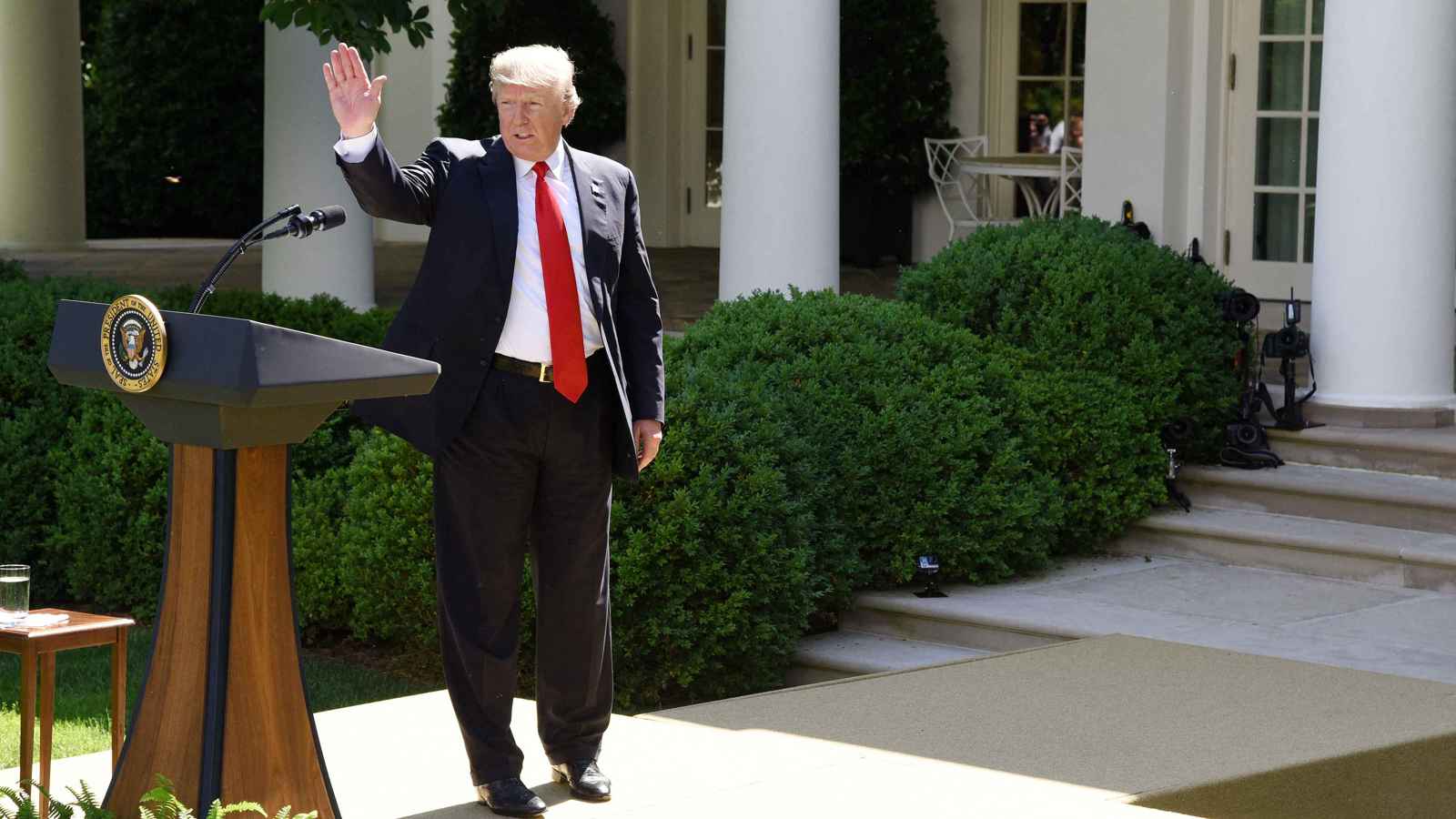 الاتحاد الأوروبي يحذر من انسحاب ترامب من اتفاق المناخ