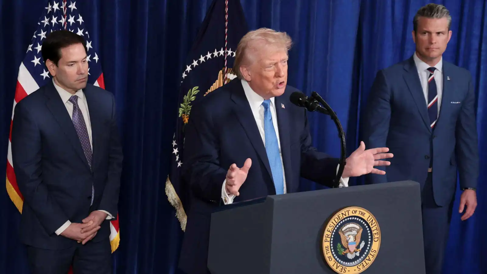 "مصير مادورو" ينتظرك..  ترامب يحذر وزير الداخلية الفنزويلي