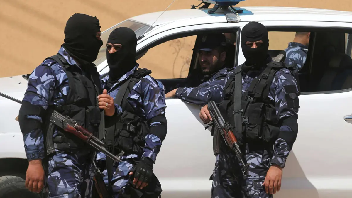 وسط استنكار حكومي وشعبي.. "حماس" تعتقل 4 موظفين حكوميين في غزة