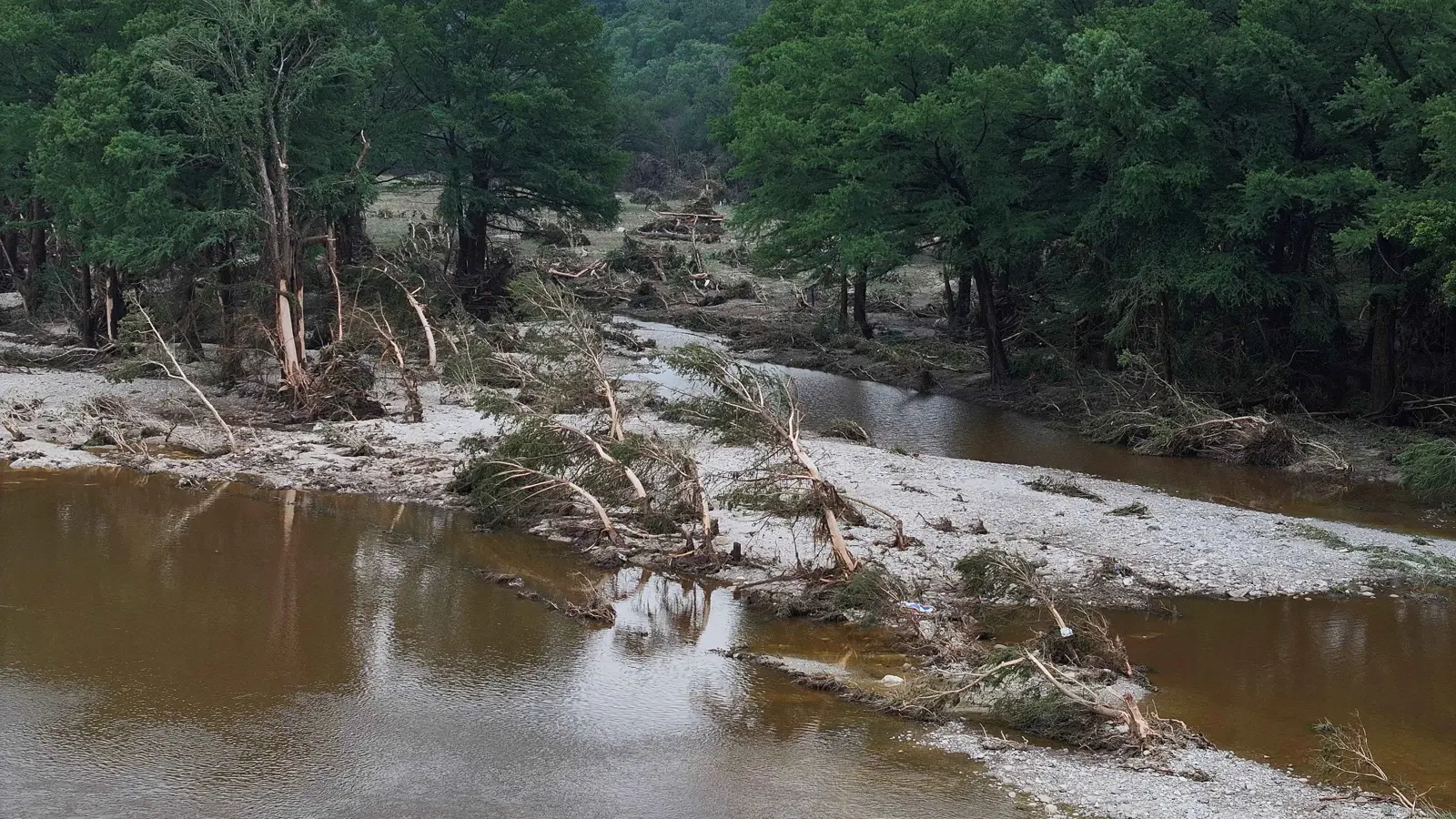 غمرتها السيول.. ترامب يعلن مقاطعة في ولاية تكساس منطقة كوارث