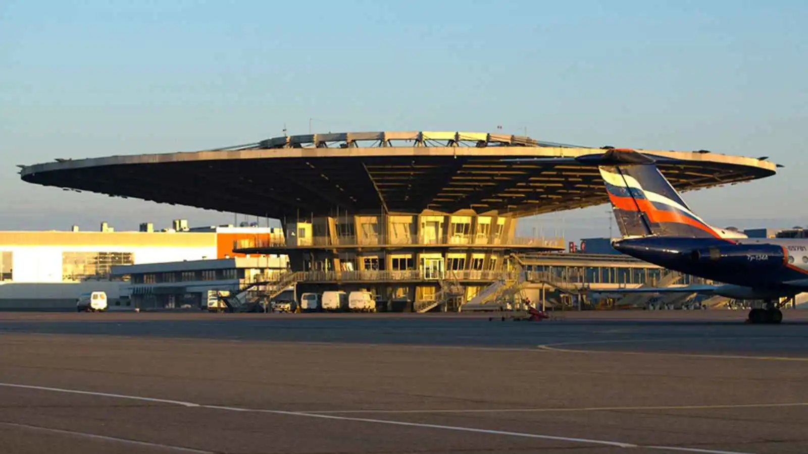 إلغاء 60 رحلة جوية بأكبر مطارات روسيا إثر هجوم إلكتروني