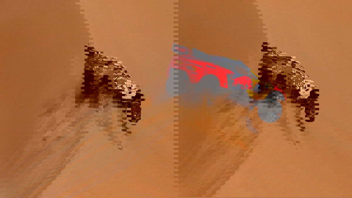 سيباستيان لوب يحقق رقما قياسيا بسادس فوز متتال في مراحل داكار