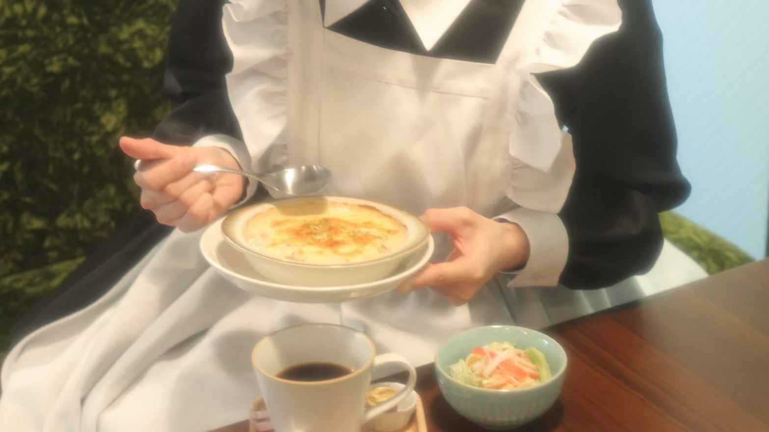 مقهى ياباني يتيح للزبائن تجربة الحياة كخدم مقابل 25 دولارًا (صور)