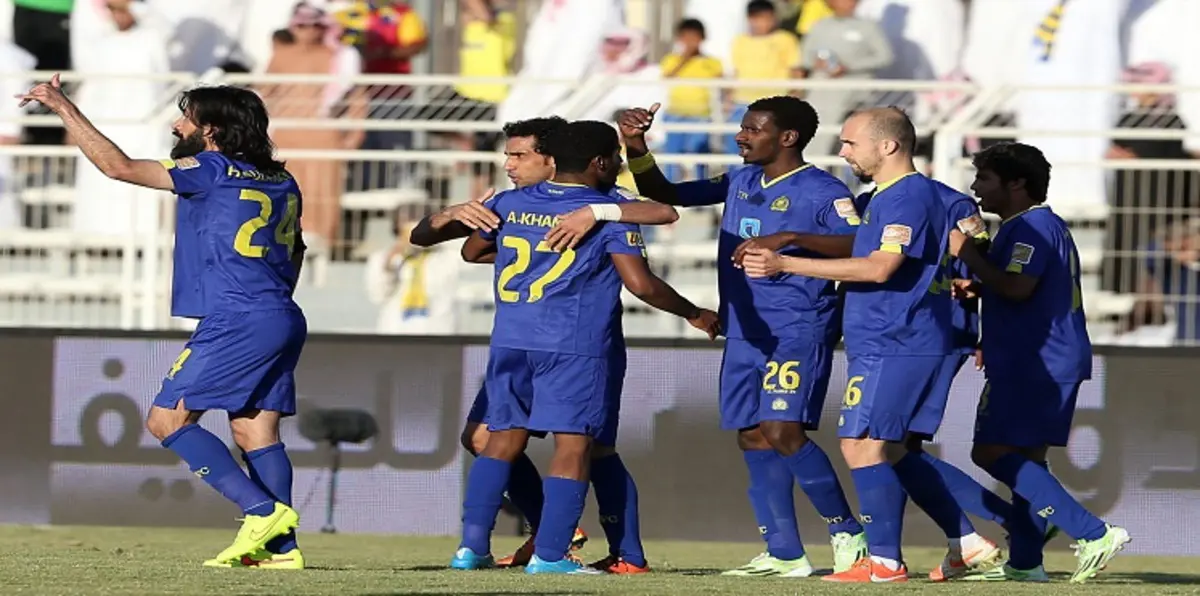 أمير تبوك يمنع صعود قائد النصر السعودي للمنصة