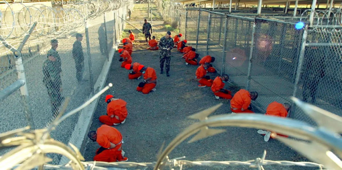 ترحيل سعوديّ من غوانتانامو ومطالبات دولية بإغلاقه