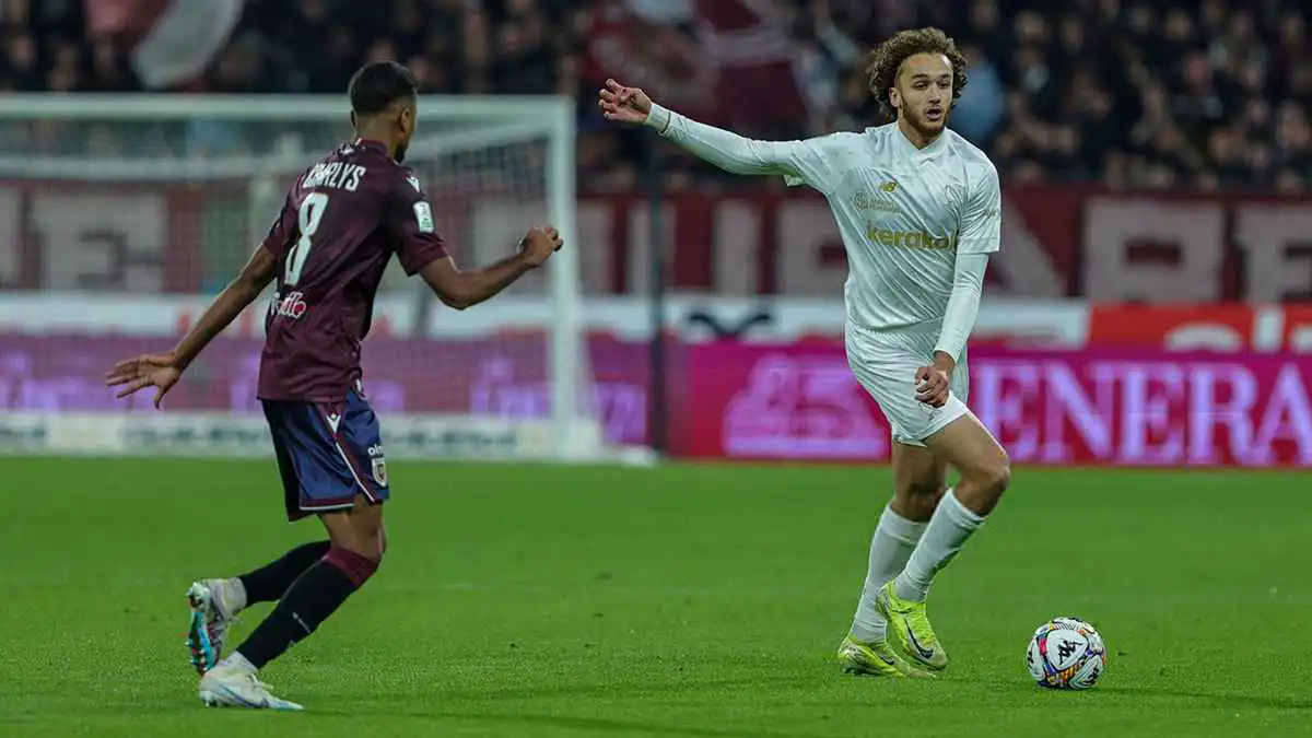 أول تحرك من منتخب الجزائر لضم نجم مودينا الإيطالي