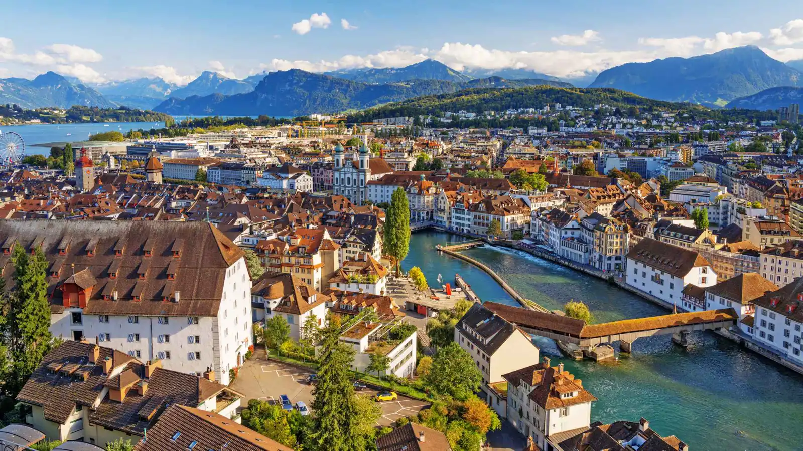 تحطم طائرة صغيرة في بحيرة سويسرية