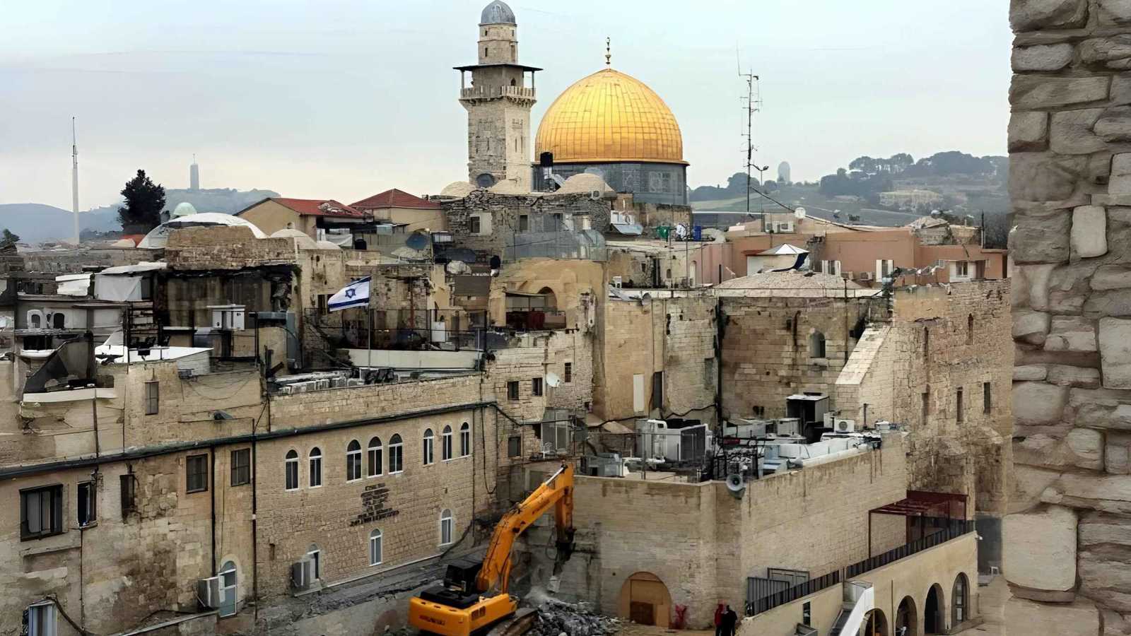 "تداعيات خطيرة".. تحذير من ظهور تأثير الحفريات الإسرائيلية في الأقصى