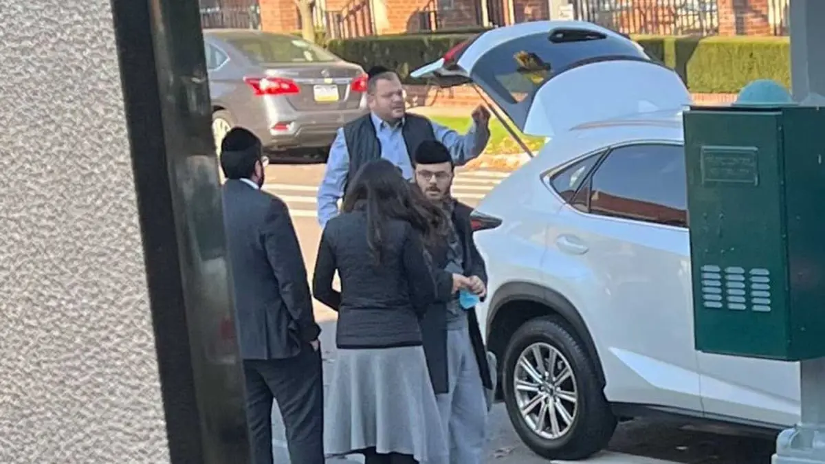 ما قصة الشاب اللبناني الذي أحدث صدمة داخل مجتمع اليهود "الحريديم" في نيويورك؟