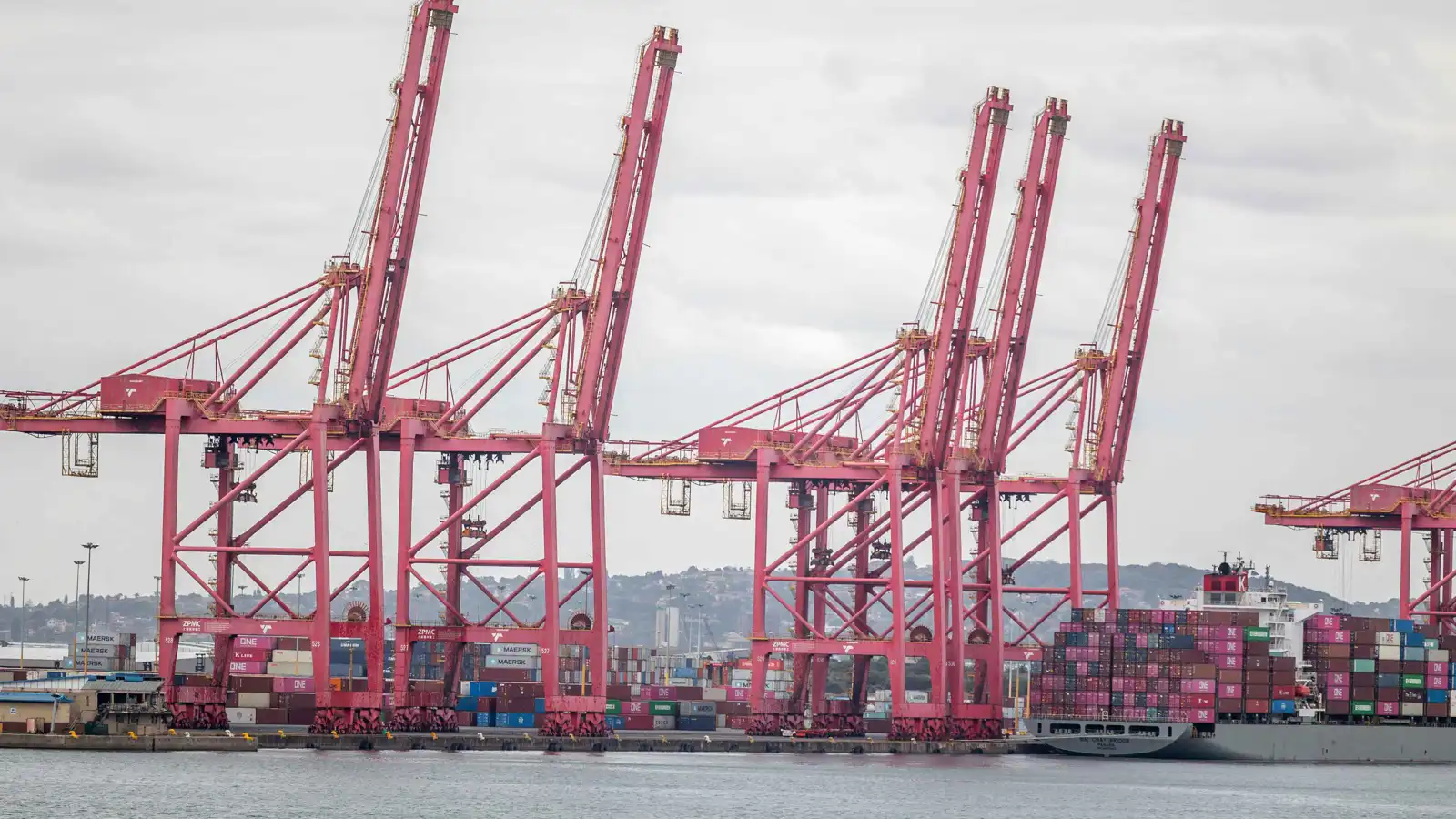 مع إغلاق هرمز.. هل تتحوّل موانئ أفريقيا إلى "بديل ملاحي دولي"؟